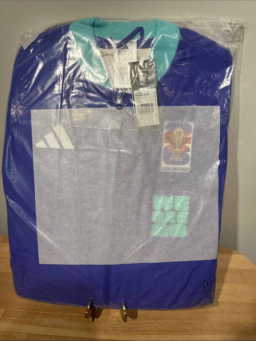 adidas FIFA World Cup men’s Volunteer Blue Jacket mint in original packaging